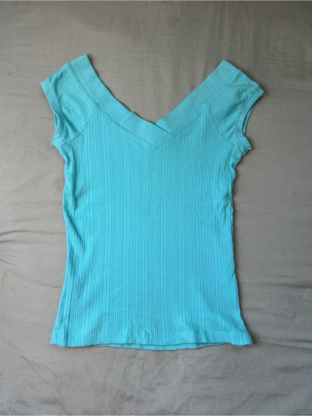 Women’s Ribbed V-Neck Top in Aqua